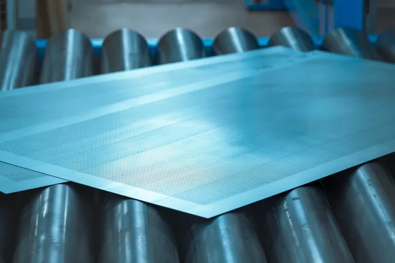 Perforations Plafond Metallique