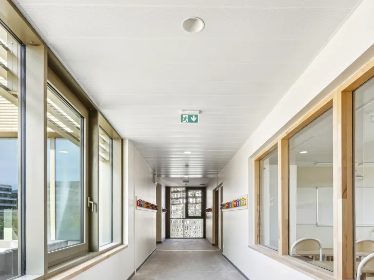 Ecole Champignac Chessy - Plafond Zenith rayonnant réversible - PLAFOMETAL