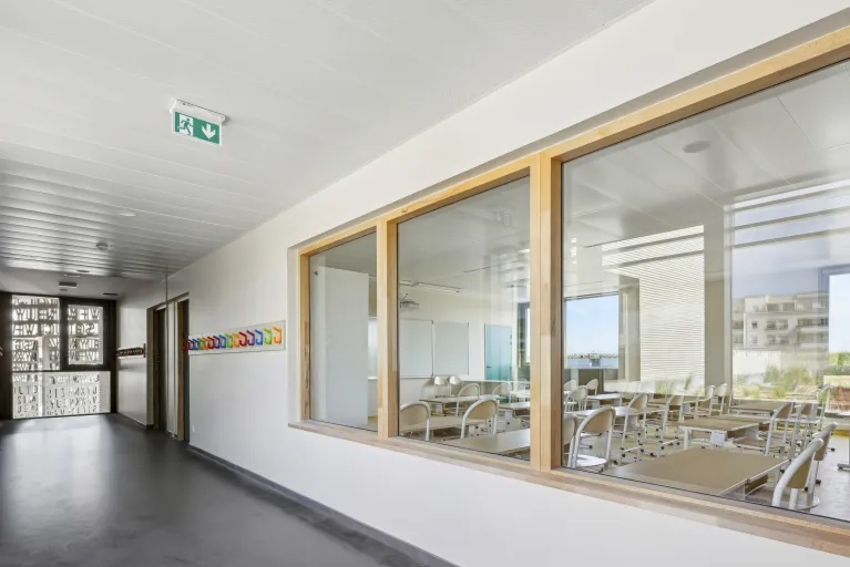 Ecole primaire Champignac, Chessy - Autoportants circulations - PLAFOMETAL