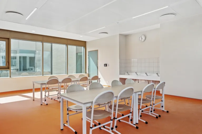 Ecole primaire Champignac, Chessy - Plafond Rayonnant Zenith - PLAFOMETAL