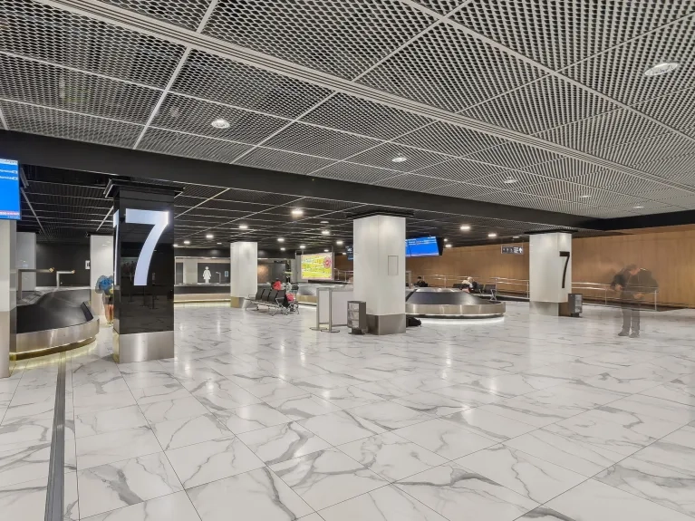Aéroport de Mulhouse - métal déployé MESH - PLAFOMETAL