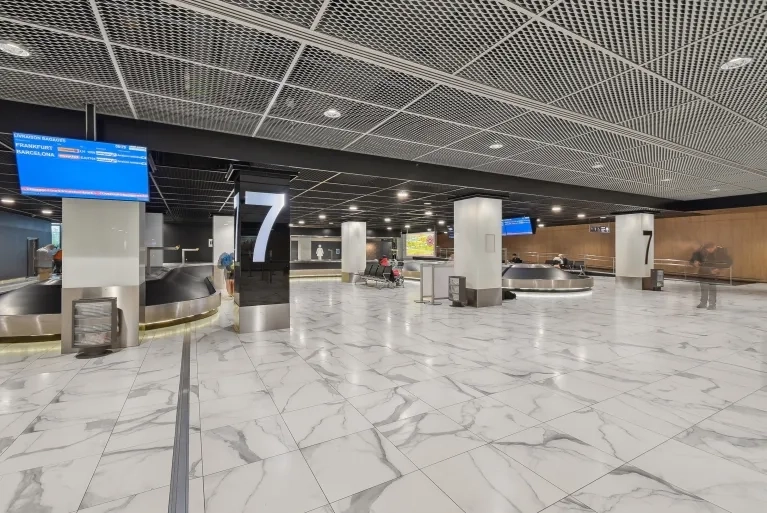 Aéroport de Mulhouse - métal déployé MESH - PLAFOMETAL