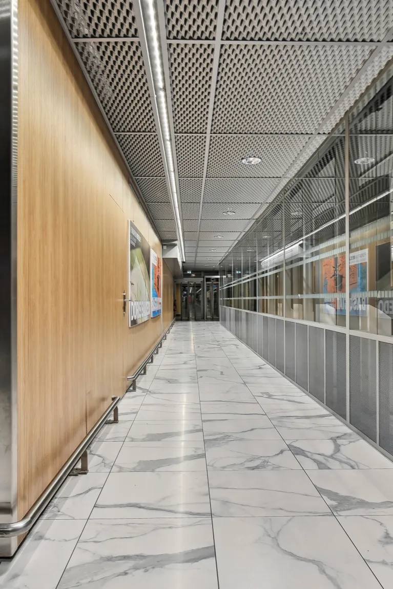 Aéroport de Mulhouse - métal mesh - PLAFOMETAL