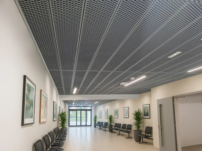 Plafond métal déployé - Salle d'attente - Plafometal
