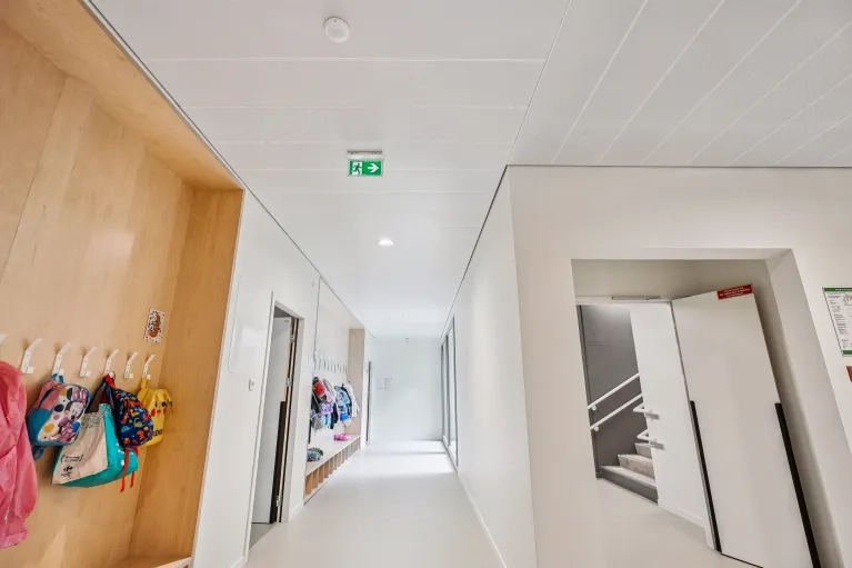 Groupe scolaire les Genêts - Plafond Horus - PLAFOMETAL 