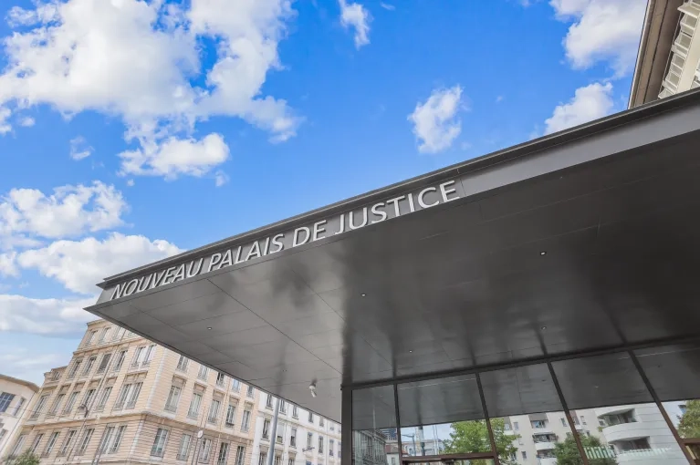Nouveau Palais de Justice - Extérieur - PLAFOMETAL