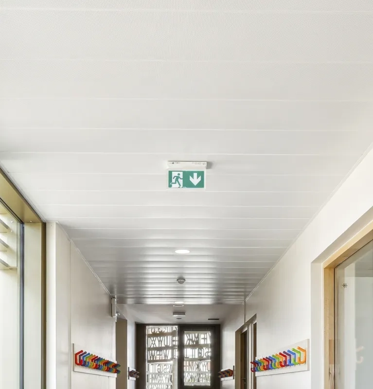 Ecole Champignac Chessy bandeau_ plafond Zenith rayonnant réversible bandeau
